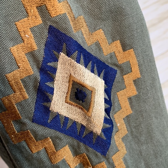 Valencia Cropped Jacket - Picture 7 of 8